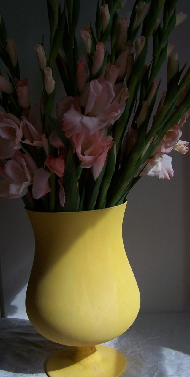 the london flower lover gladioli and yellow vase